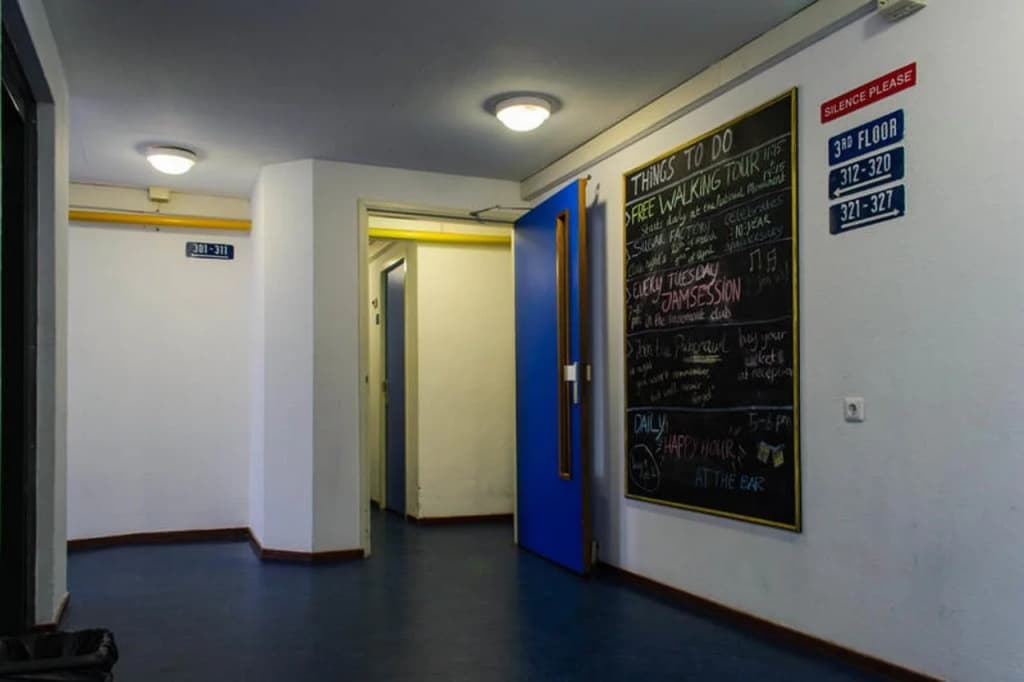 Hans Brinker Hostel - photo 12