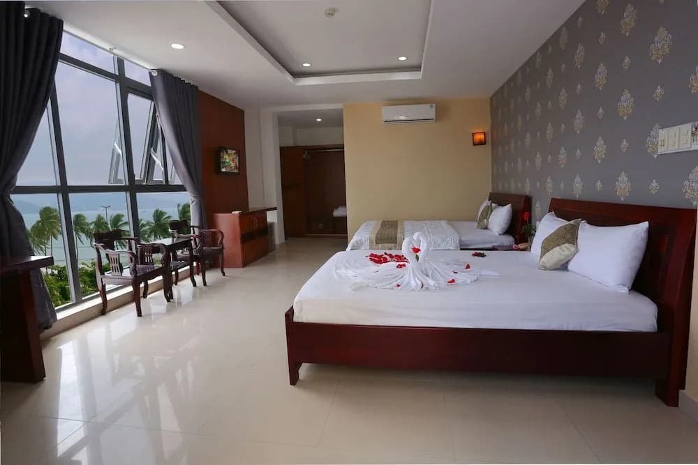 The Moon Hotel - photo 3