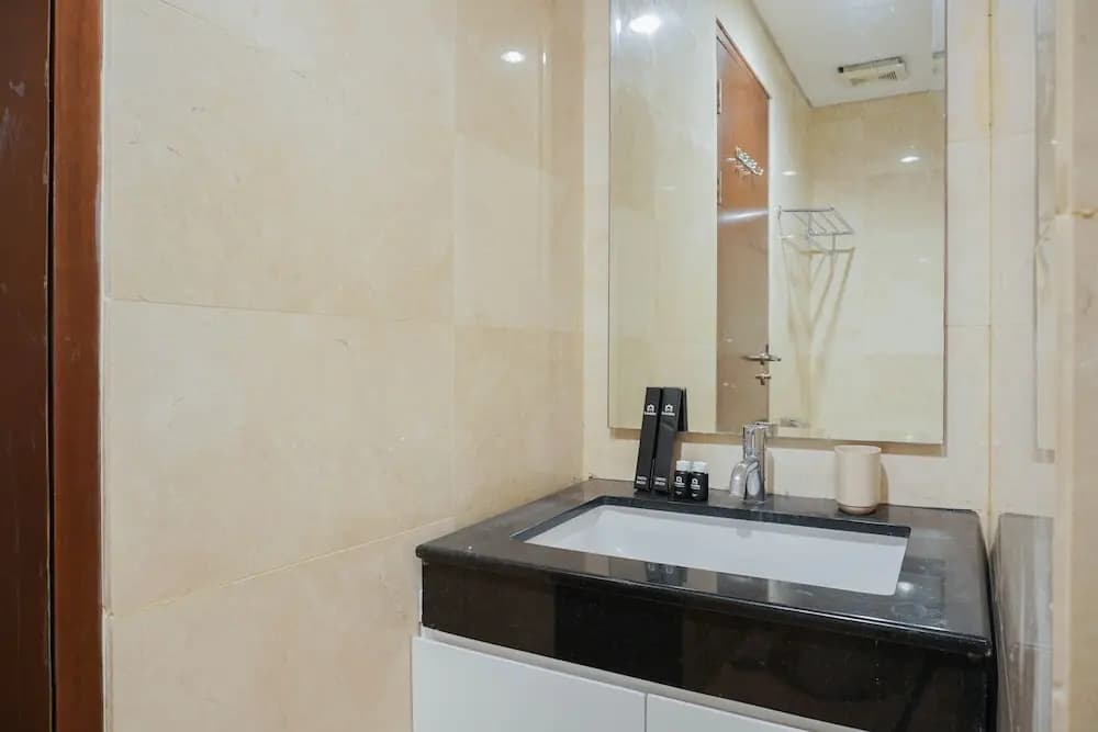 Big And Cozy 4br at L'Avenue Apartment - photo 6