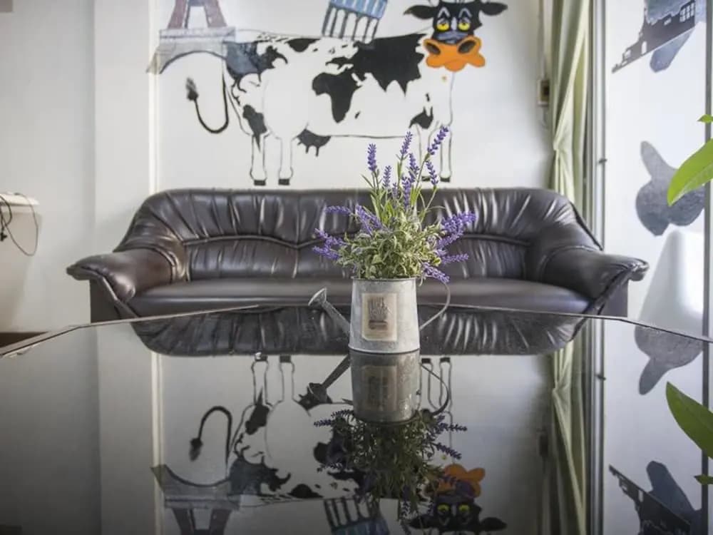 Mad Cow Hostel - photo 10