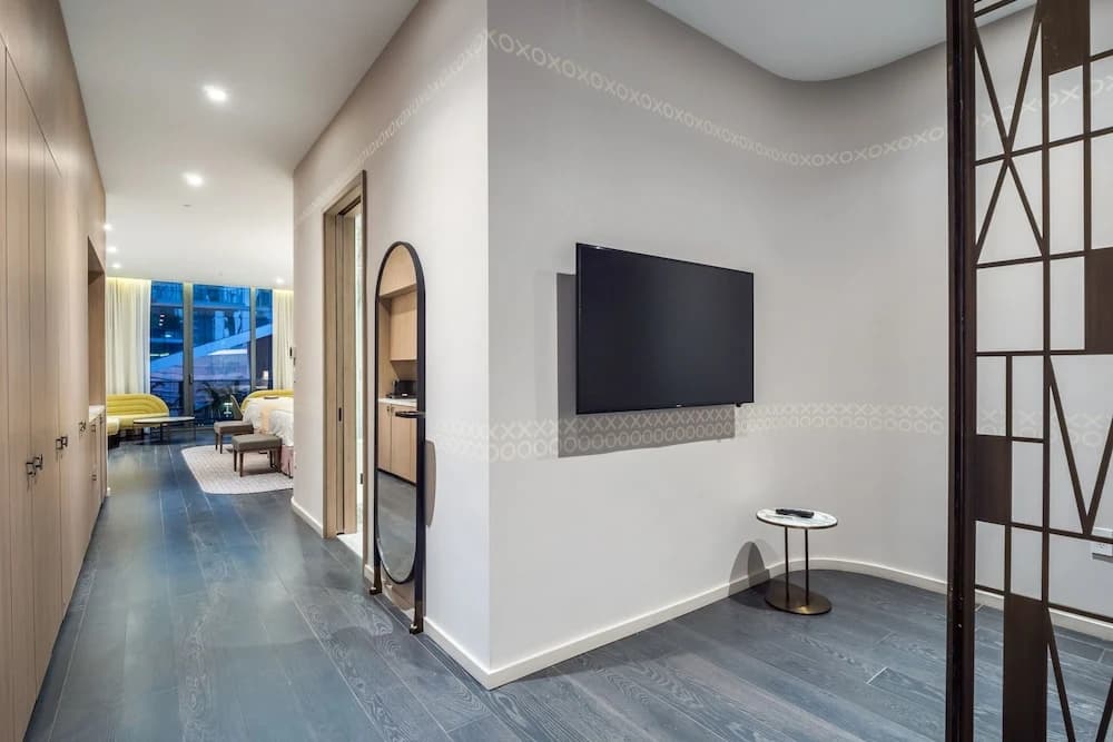 Suites at SLS LUX Brickell managed by CE - photo 2