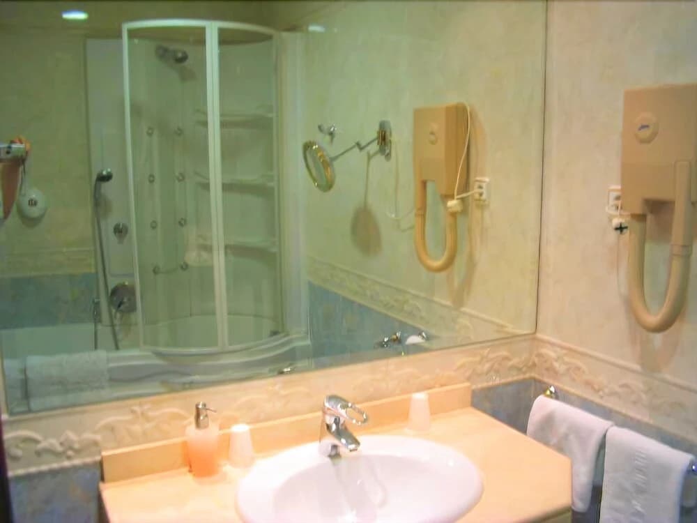 Hostal Plaza Dort - photo 8