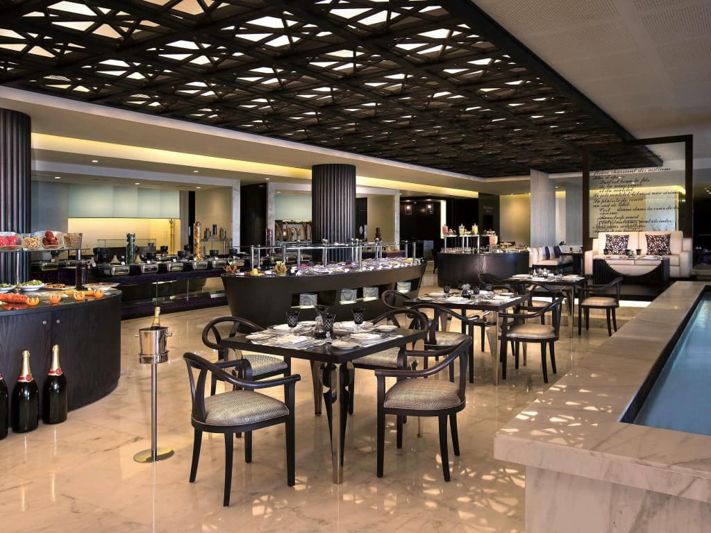 Sofitel Abu Dhabi Corniche Hotel - photo 19