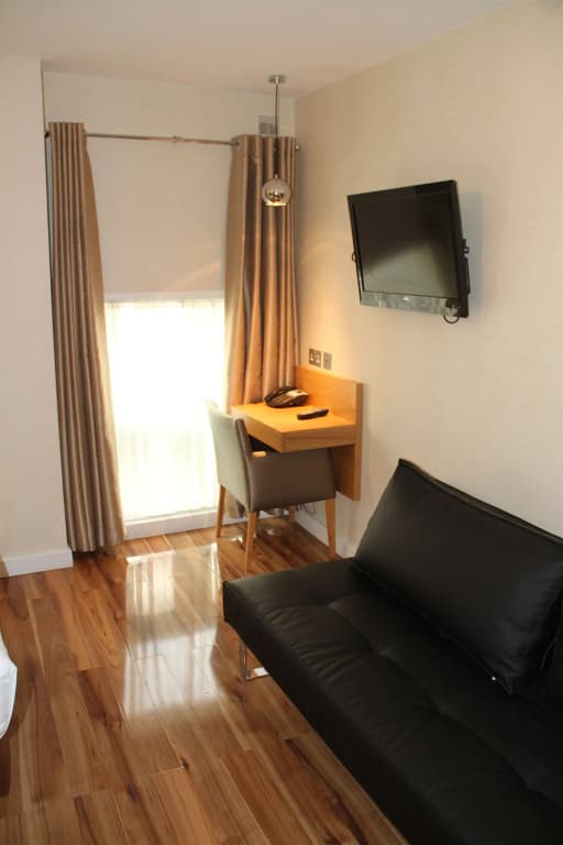 The Jade Hotel - photo 6