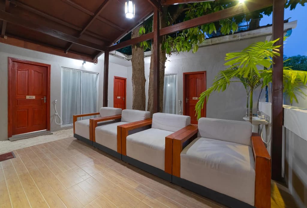 Ukulhas Beach Inn Hotel - photo 17