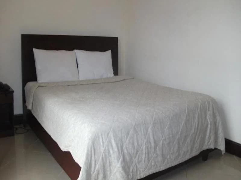 Y Van Hotel - photo 11