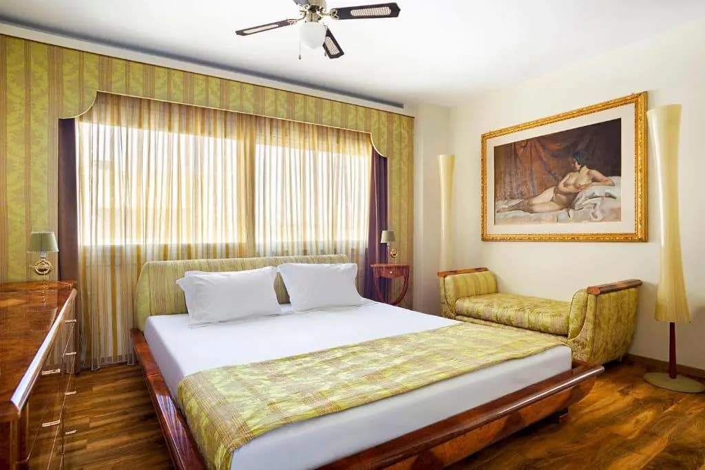 Unique 3 bedrm 3 bathrm apt - Acropolis views! SG69 - photo 2