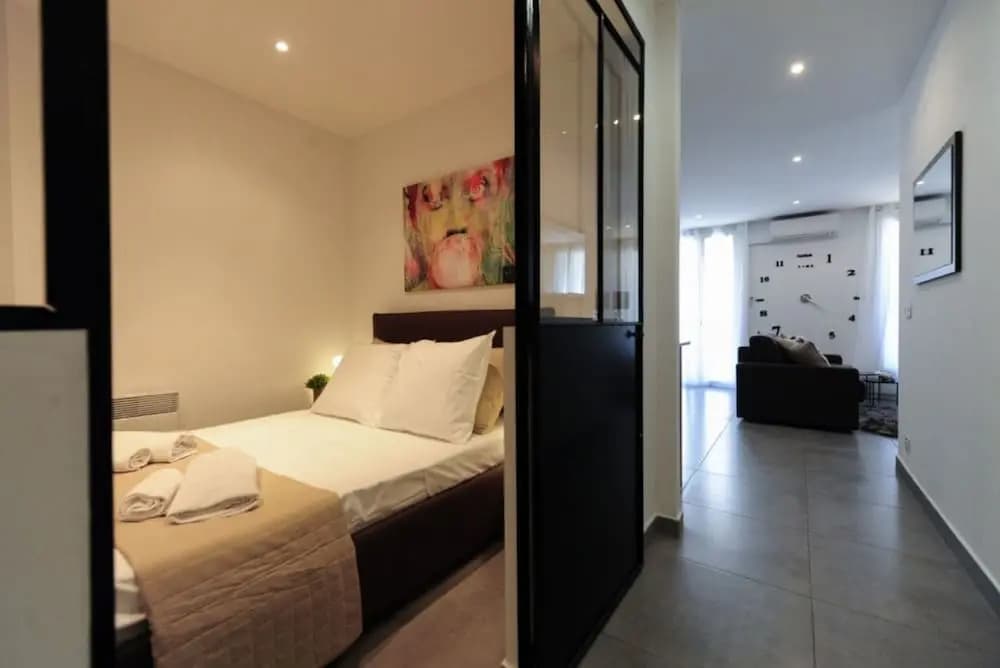 Easy Flat - Five Stars Holiday House - main photo