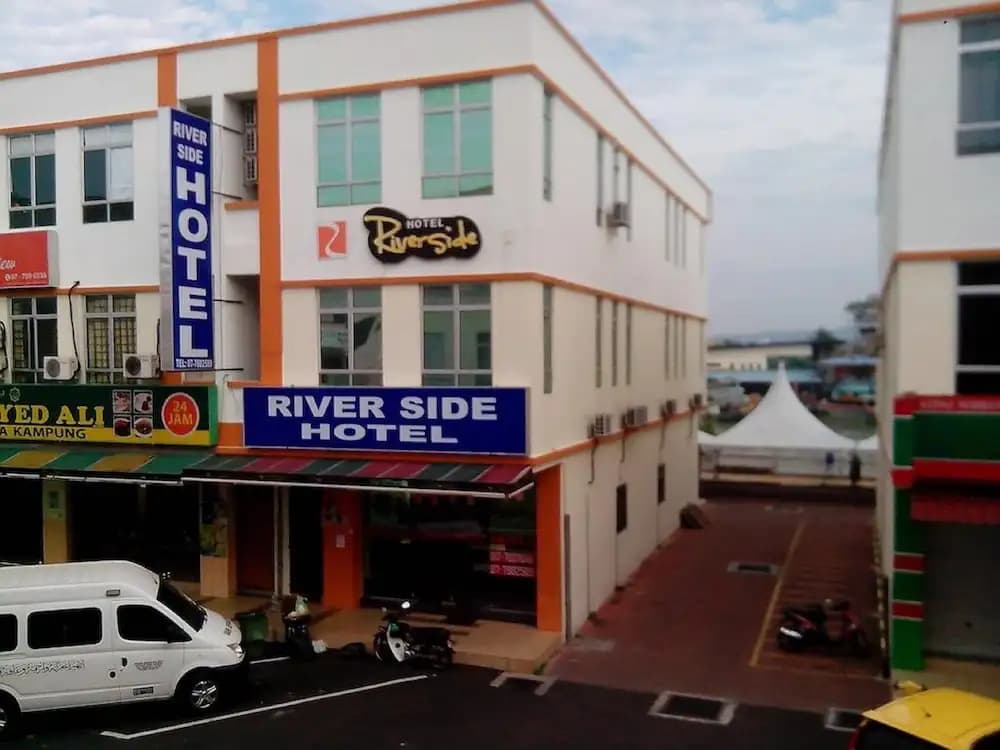 Riverside Hotel - main photo