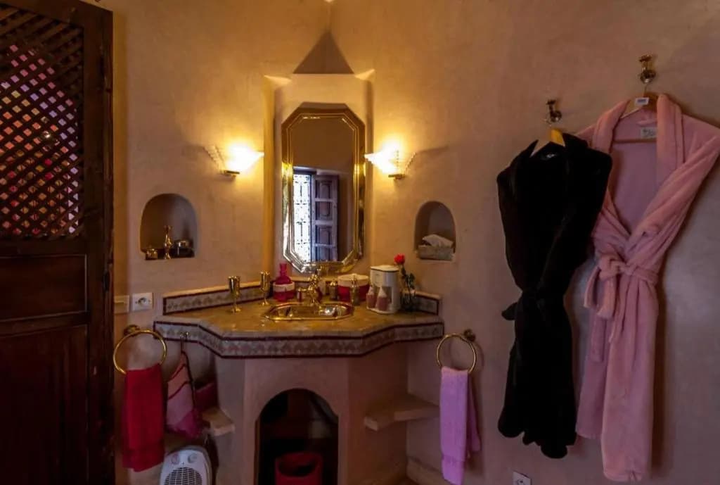 Room in BB - Riad Anabel - Rose Suite - photo 28