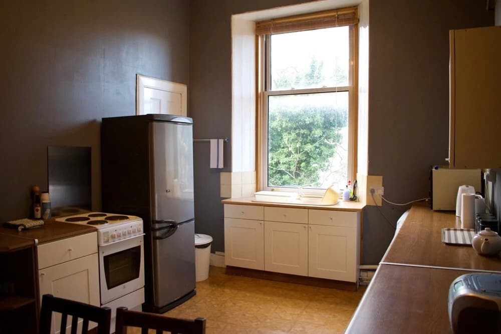 Traditional 3 Bedroom Apartment in Bruntsfield - photo 15