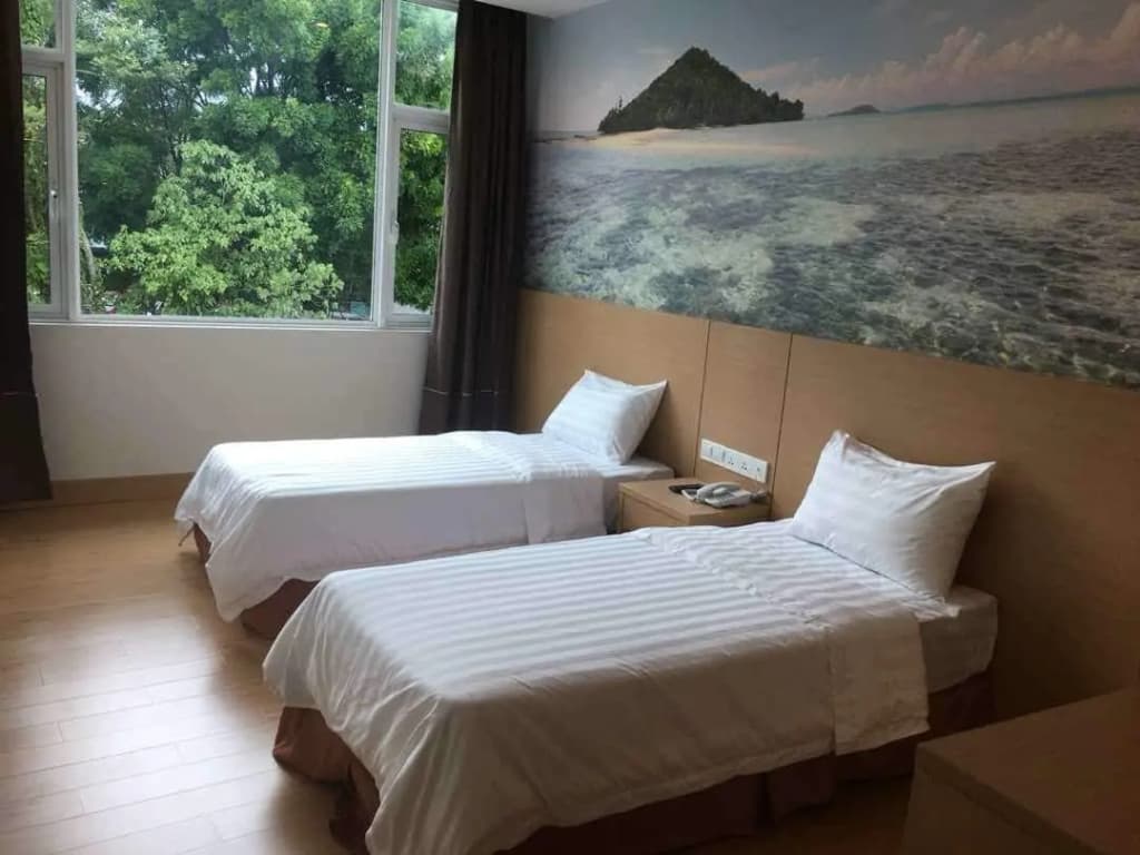 D Arc Hotel - photo 3