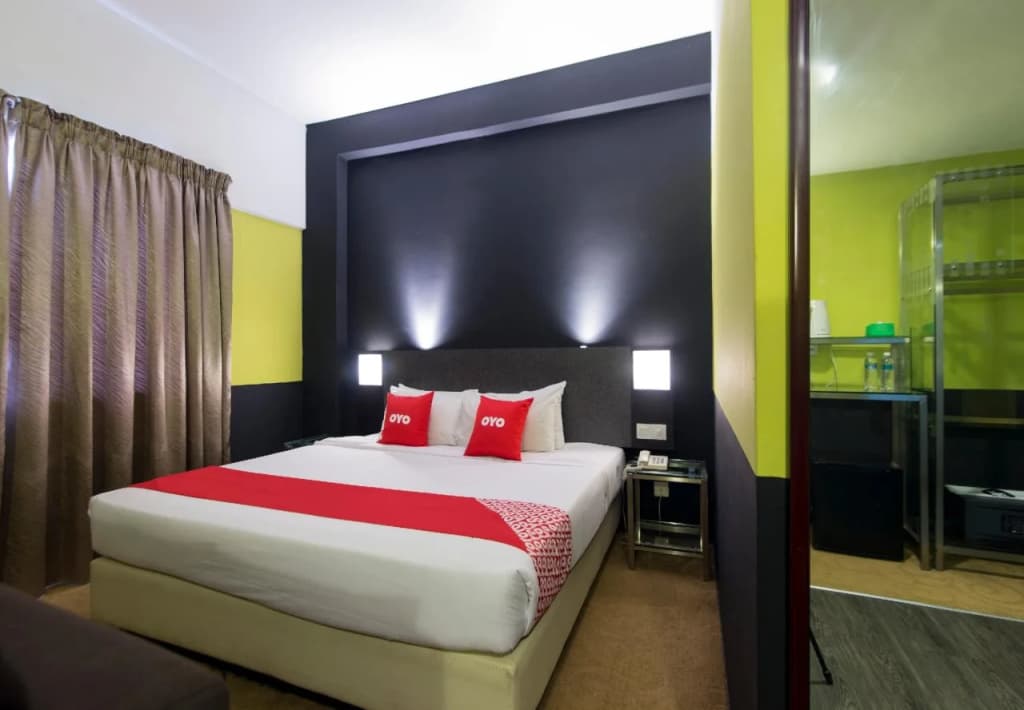 OYO Capital O 89357 Unicorn Hotel - photo 3