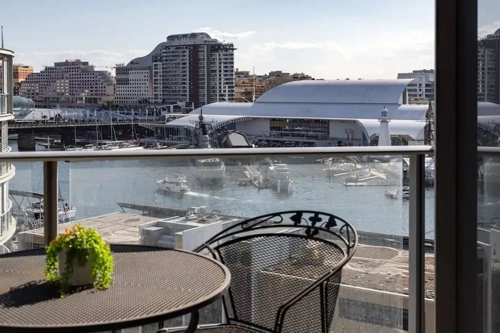 Modern Harbourside Apartment With A View - photo 6