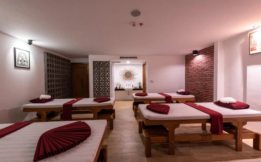 Pacific Hotel & Spa - photo 23