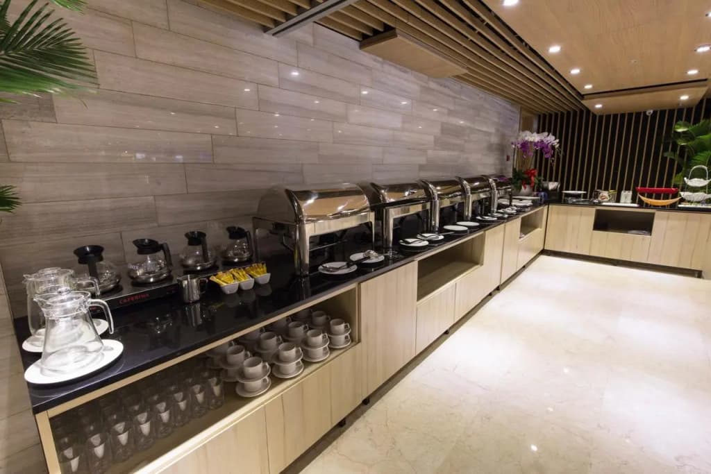 Avanti Hotel - photo 15