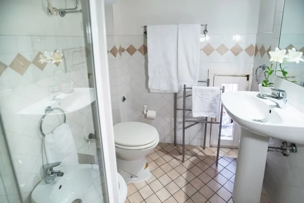 Monti Colosseum Accommodation - photo 9
