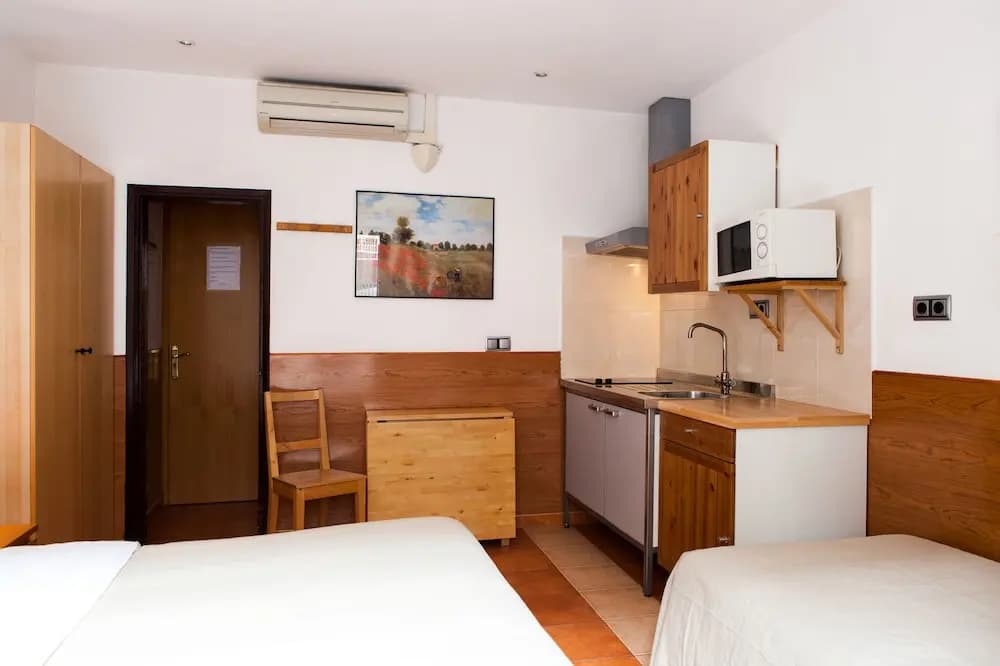 Centric Apartments Guest House - photo 12