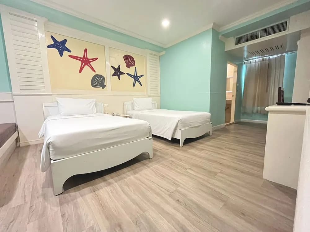 B Buri Hotel - photo 3