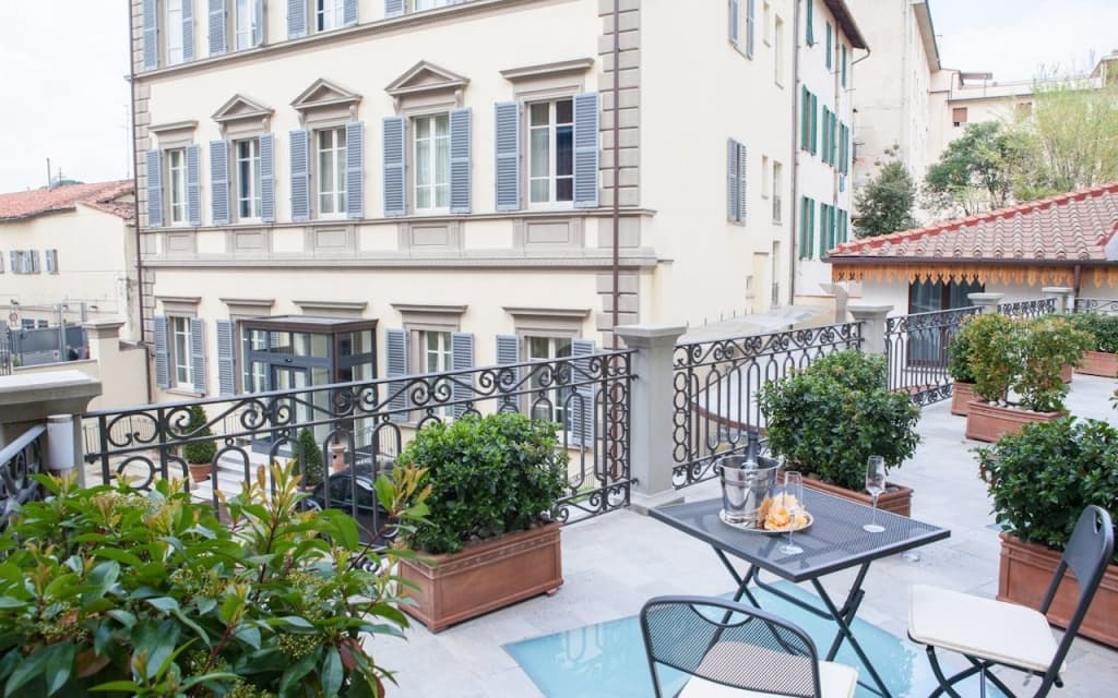 Hotel Embassy - photo 15