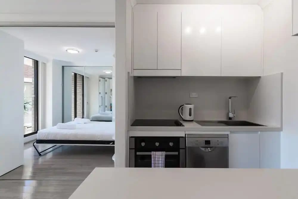 New Modern Apartment in Central Location - photo 13