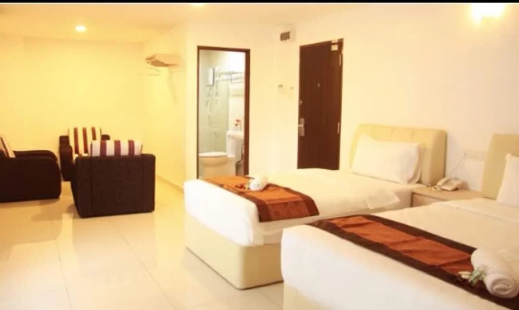 Peach Hill Hotel - photo 6