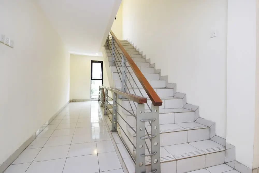 Airy Kuningan Karet Pedurenan 68 Jakarta - photo 10