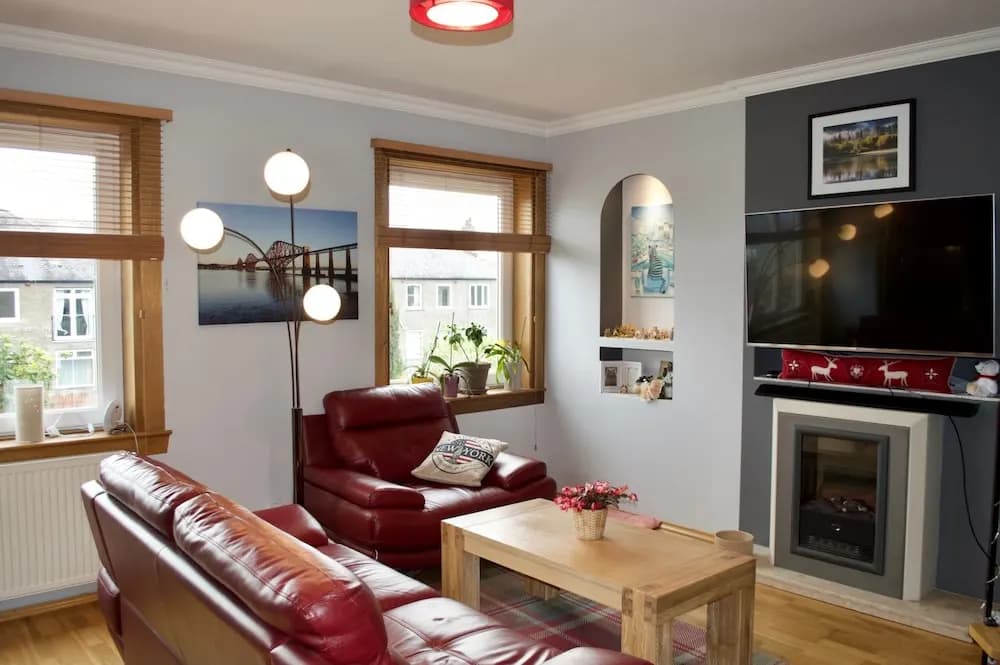 2 Bedroom Flat With Private Garden - photo 6