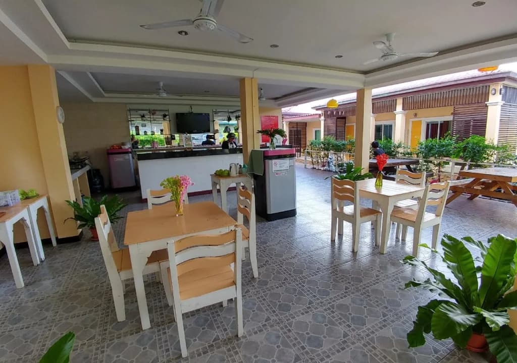 Koh Larn De Beach - photo 14