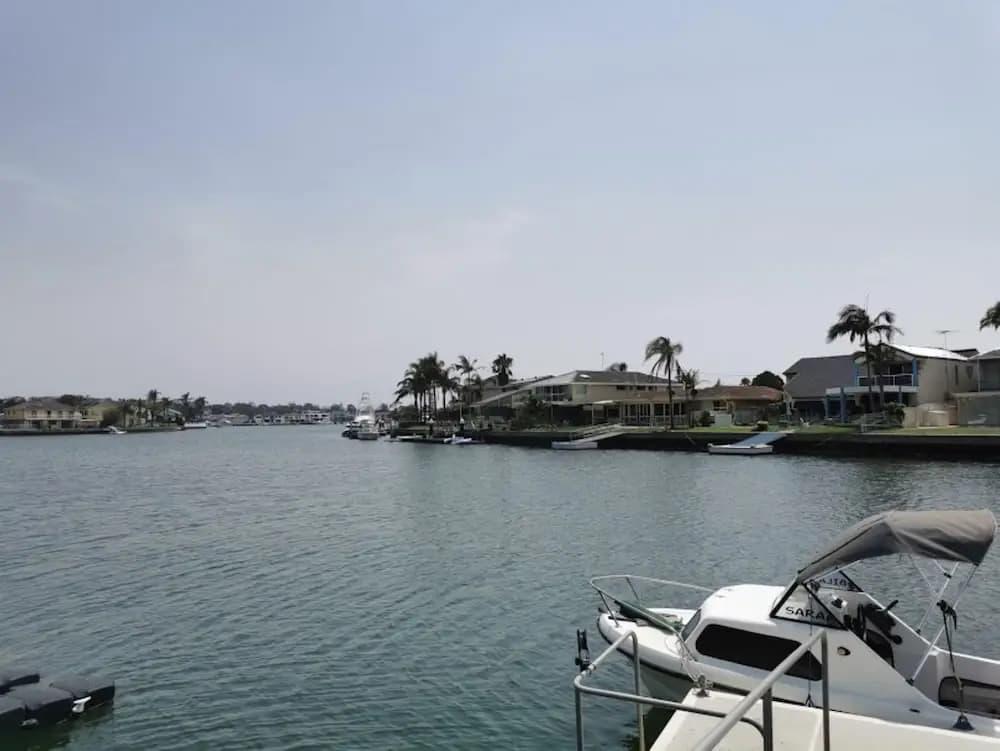 Serviced Waterfront Whole Villa Sydney - main photo
