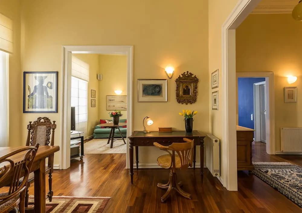 Neoclassical res w/ Acropolis View - photo 3