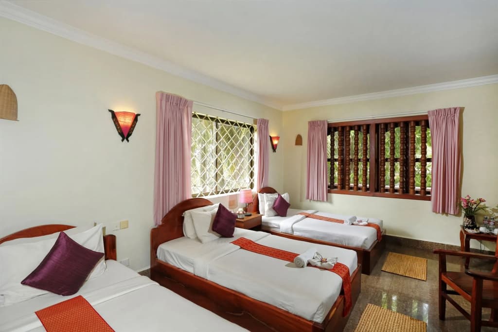 Forest King Hotel - photo 5