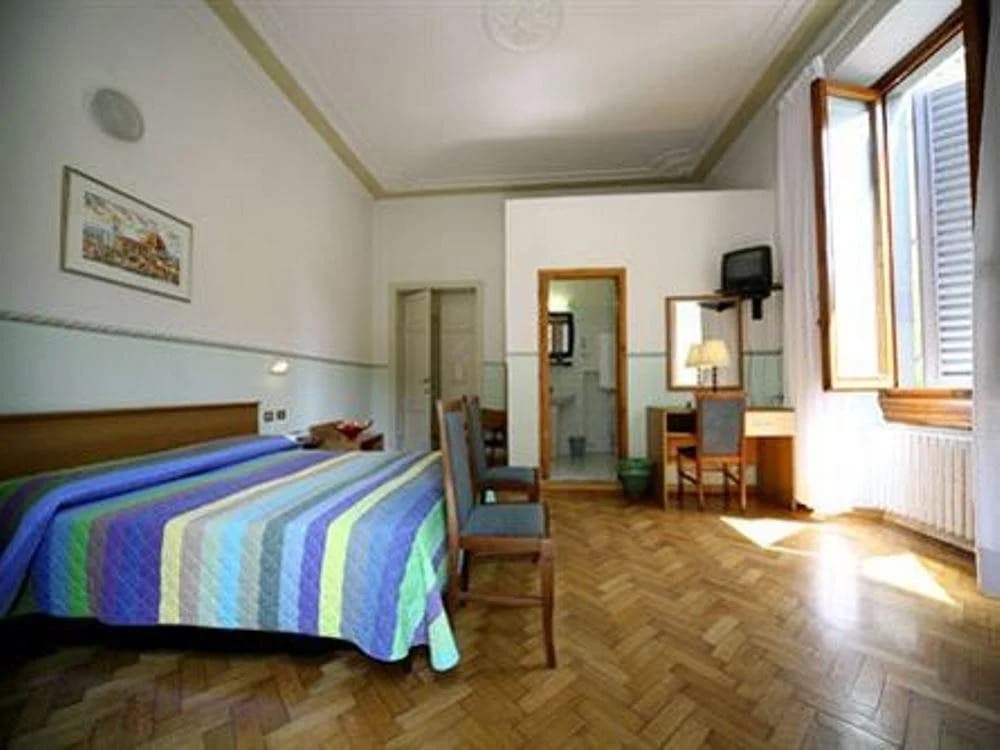 Hotel Serena - photo 6