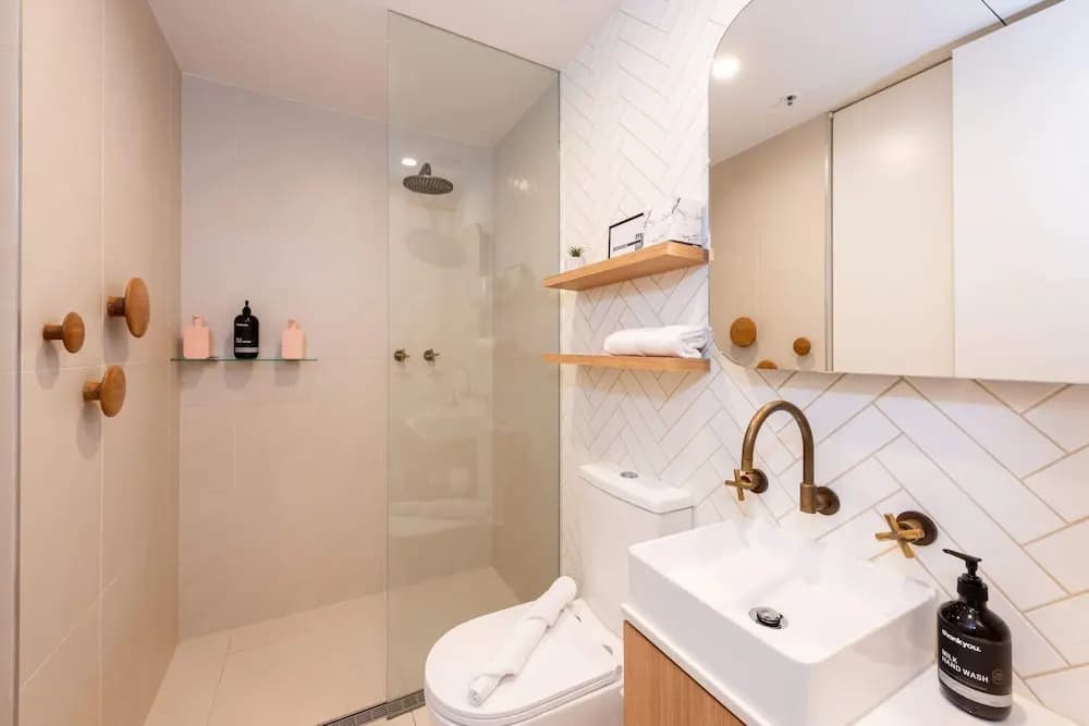 Modern 1 Bedroom Apartment in Brunswick East Near CBD - photo 7