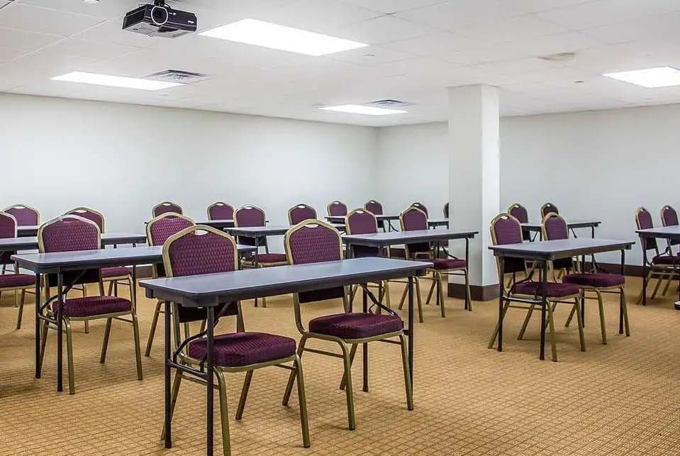 Days Inn by Wyndham Brooklyn Borough Park - photo 7