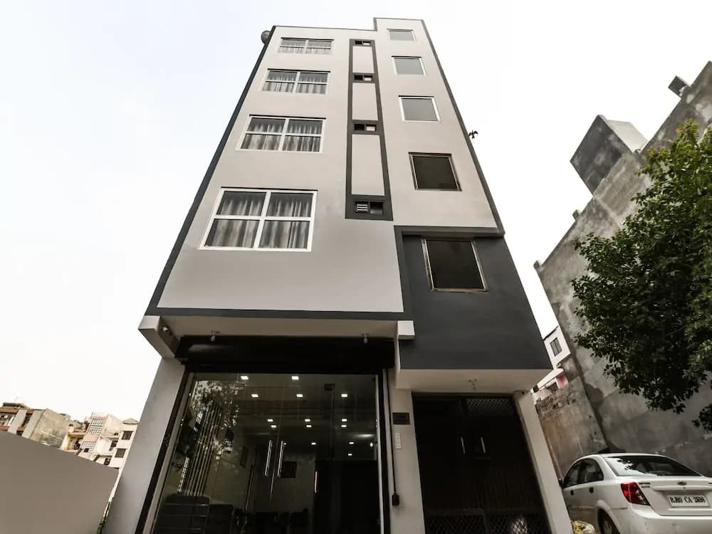 OYO 14722 Diamond Stay - main photo