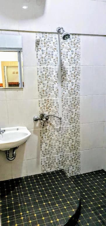 B Shaw Hotel - photo 10