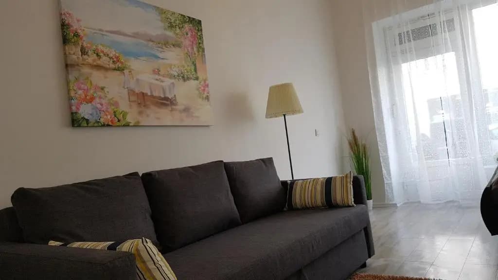 City Apartment, good location, 5 guests - photo 2