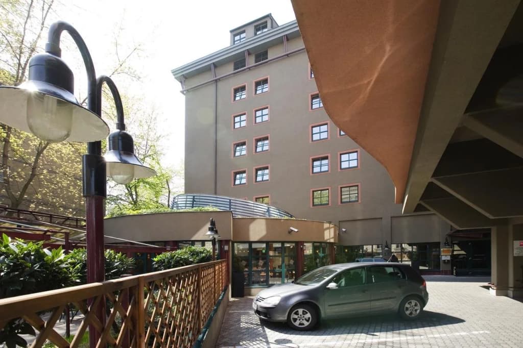 ibis Budapest Heroes Square - photo 13