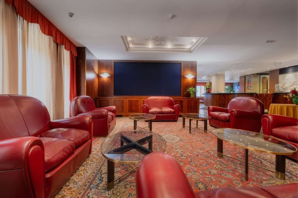 Crivi's Hotel - photo 2