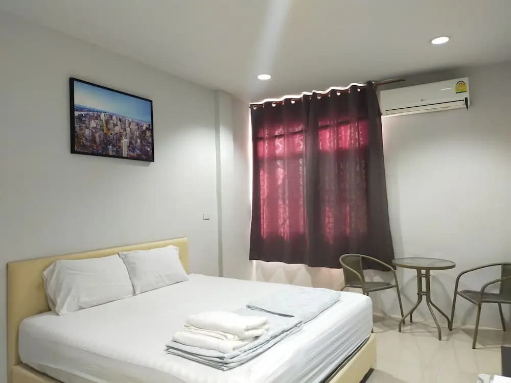 The Rooftop Residence Hostel - photo 36