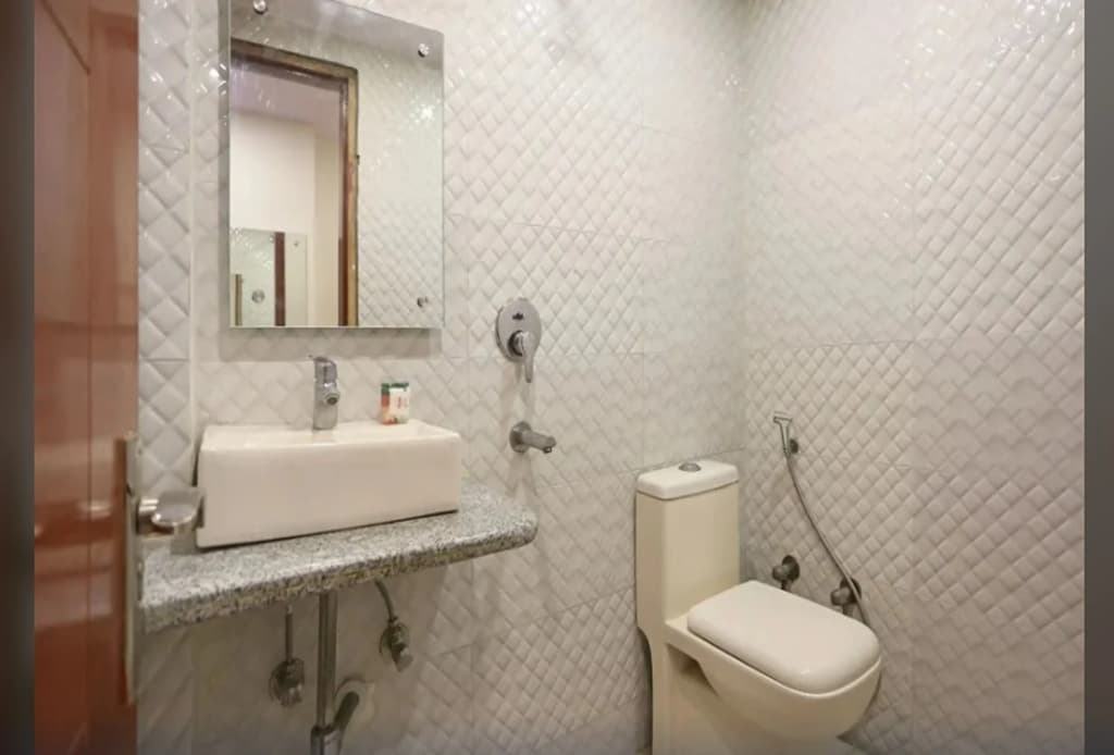Hotel Prem Deluxe Guest House - photo 9