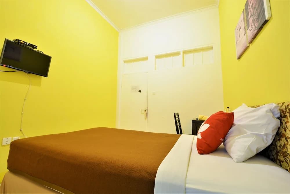 ZEN Rooms Basic Near Pasar Baru - photo 19