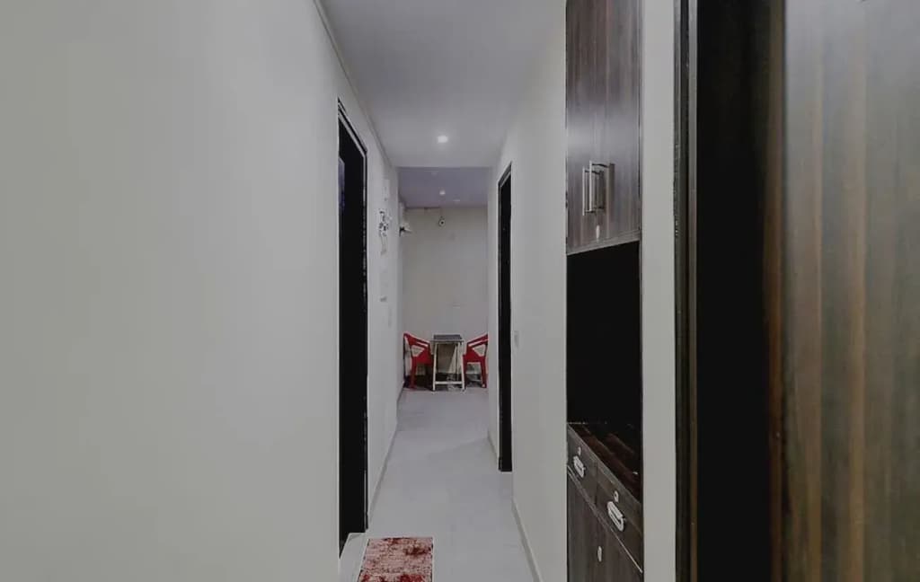 Roomshala Hotel Starlight - main photo