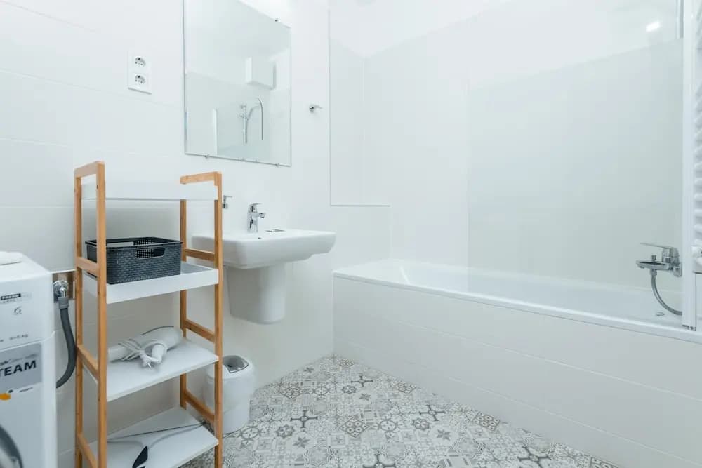 WestSide Apartments by FirstHost - photo 19