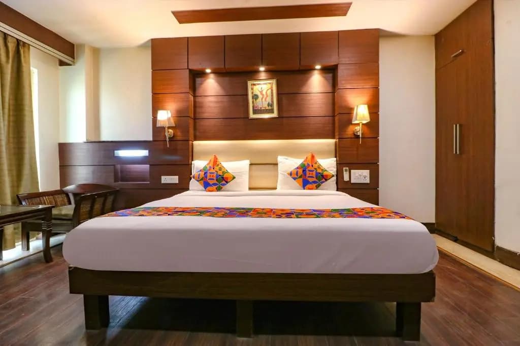 Fabhotel Admire Suites - photo 4
