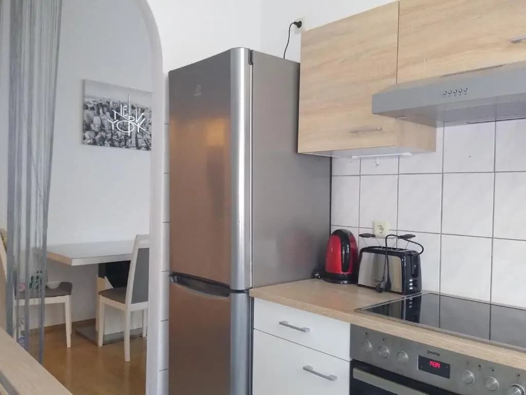 Spacious Central Apartment - photo 10