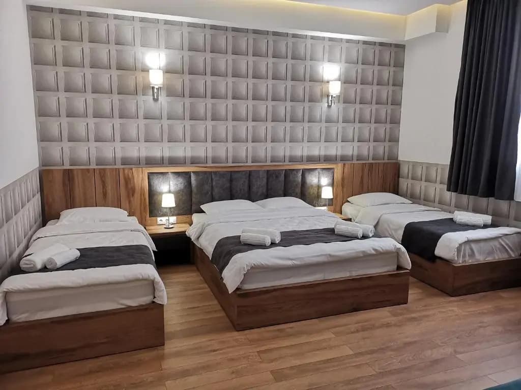 3 Rooms Hotel - photo 4
