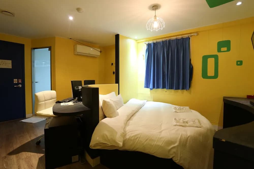 2U Motel - photo 3