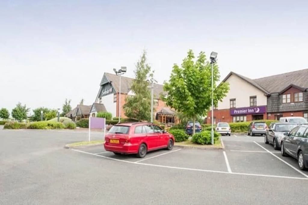 Premier Inn London Ruislip - photo 9